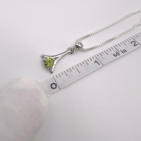 Genuine Peridot .925 Sterling Silver Necklace - Picture 12 of 12